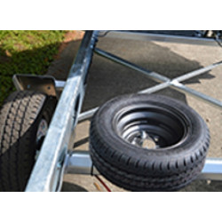 Roue de secours pour twintrailer