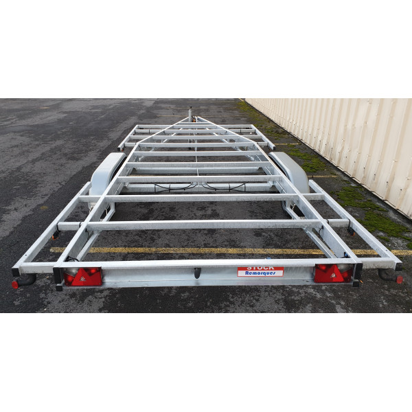 TH 5m40 x 2m44 Plateau 2 x essieu 1800 kg