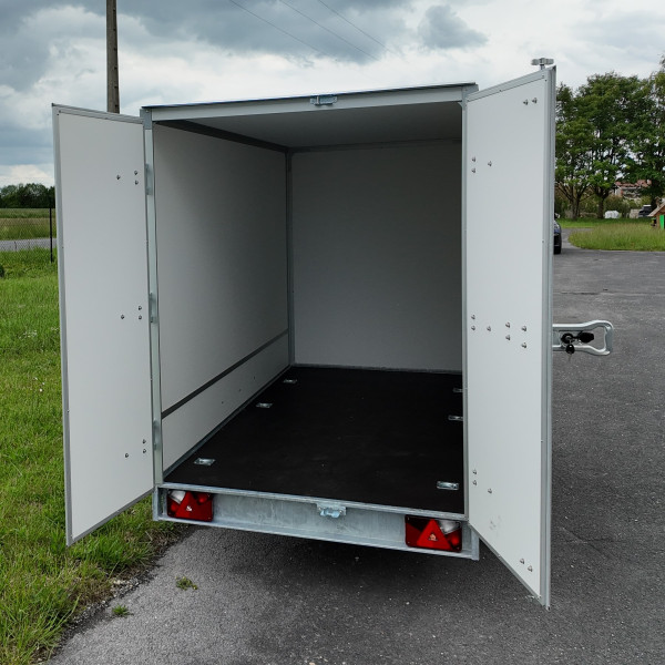 Fourgon - 3m07 x 1m51 x 1m80 2 x essieu 750 kg