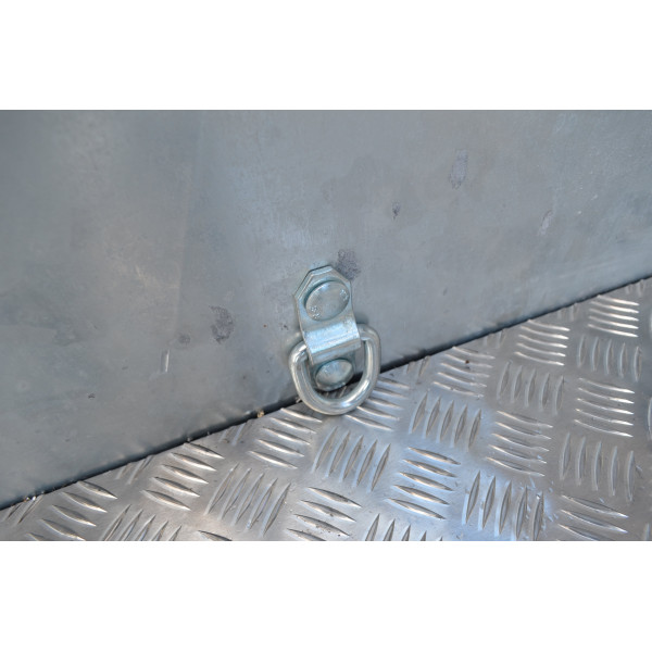 Anneau de sanglage au plancher