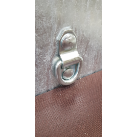 Anneau de sanglage au plancher