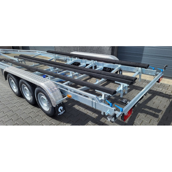 8m40-2m55 a patins 3X1350 kg - 3500 kg - VLEMMIX - Remorque Porte-Bateau