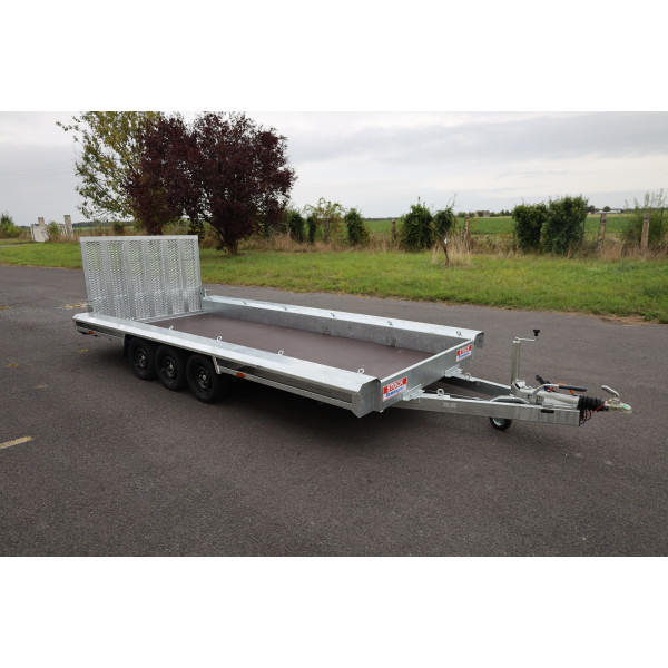 Porte engins 4m80x1m80 3T5 3 essieux de1350kg