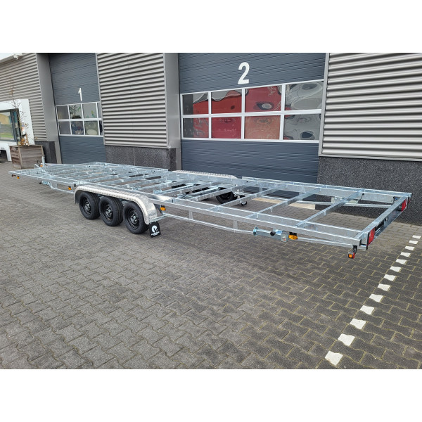 TH 8m40 x 2m44 Plateau 3 essieu x 1350 kg