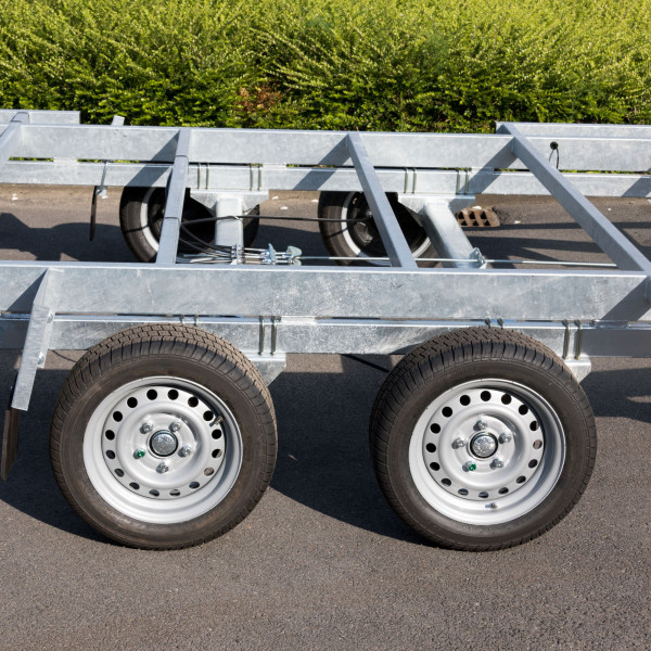 TH 8m40 x 2m44 version basse 2 essieu x 1800 kg