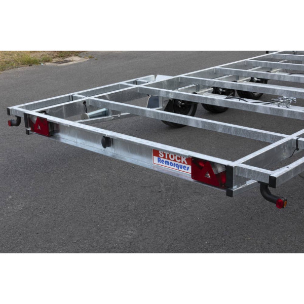 TH 6m60 x 2m44 version basse 3 x essieux 1350 kg (copie)