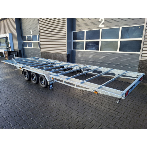 TH 7m80 x 2m44 version basse 3 essieu x 1350 kg