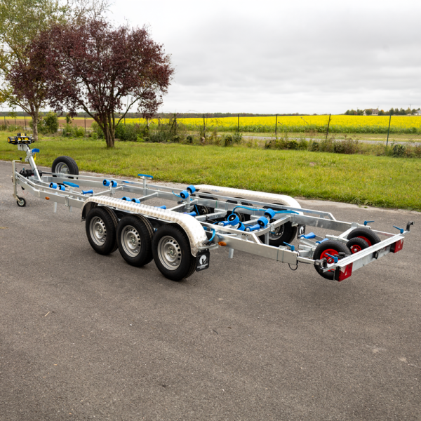 Location remorque porte bateau 3500kg 7m80 3 essieux