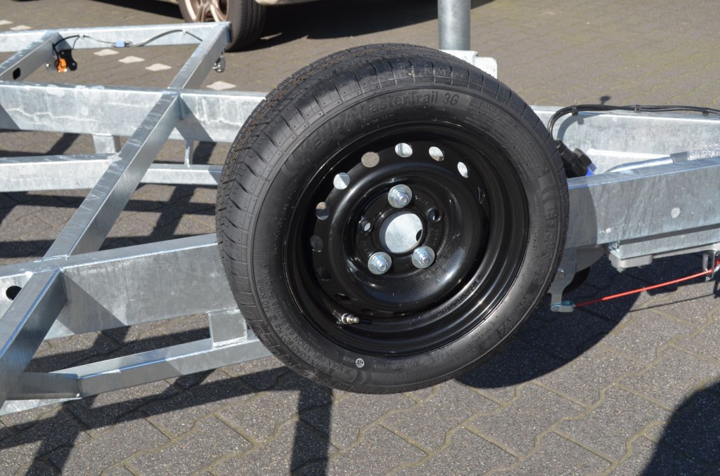 ROUE 195/50R13C 5X112 ET33