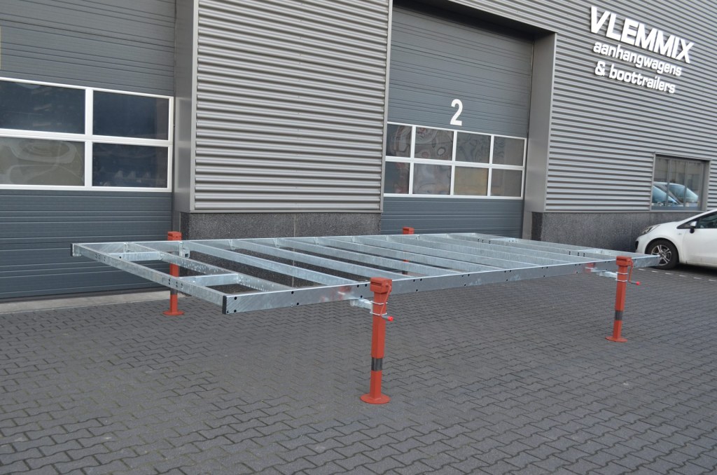 DT 5m40 x 3m Version amovible 2 x essieux 1800 kg + deck