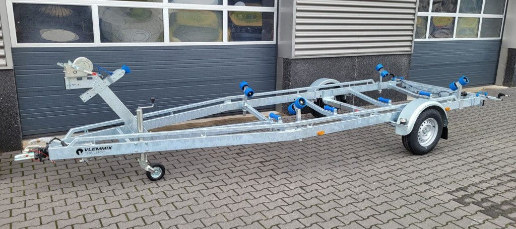 6m30-2m20 1x1800kg- 1800 kg - VLEMMIX - Remorque Porte-Bateau (photo)