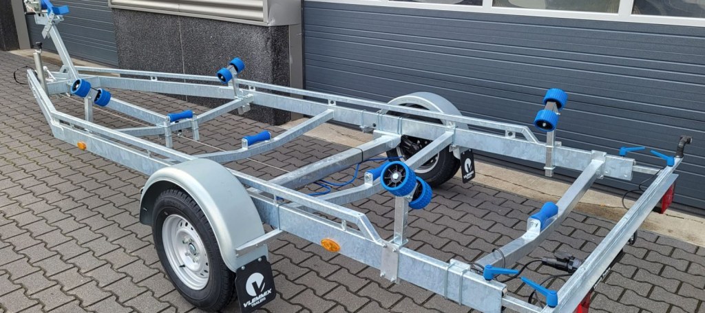 6m30-2m20 1x1800kg- 1800 kg - VLEMMIX - Remorque Porte-Bateau (photo)