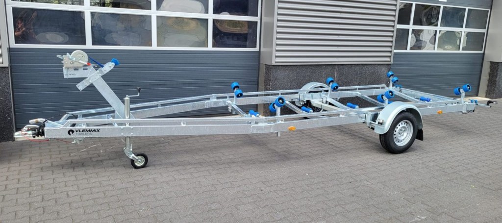 7m-2m20 1x1800kg - 1800 kg - VLEMMIX - Remorque Porte-Bateau (photo)