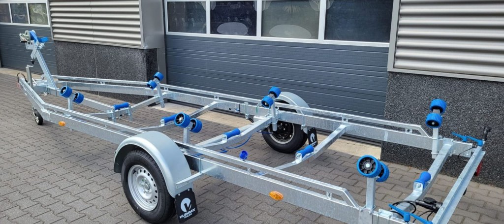 7m-2m20 1x1800kg - 1800 kg - VLEMMIX - Remorque Porte-Bateau (photo)