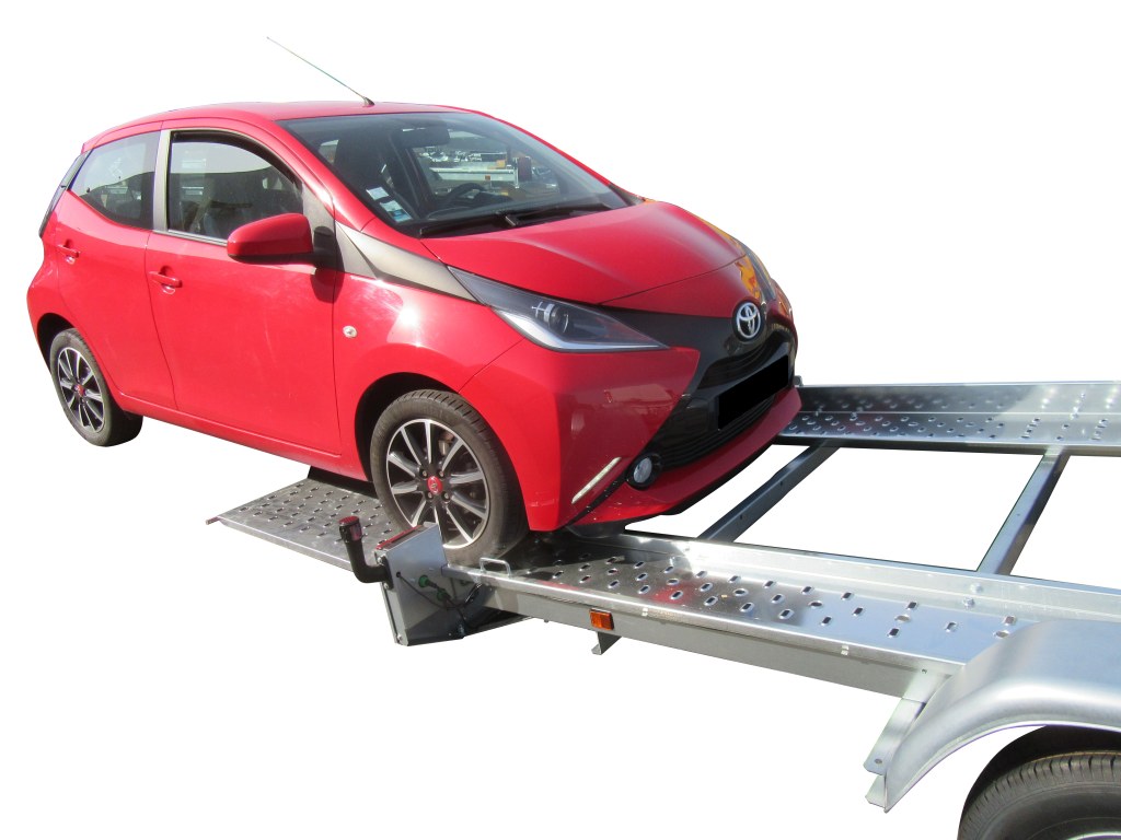 PORTE VOITURE 361x185x11 avec petites rampes fixes PTAC : 1300 kg avec  2 cales et 1 treuil inclus (photo)