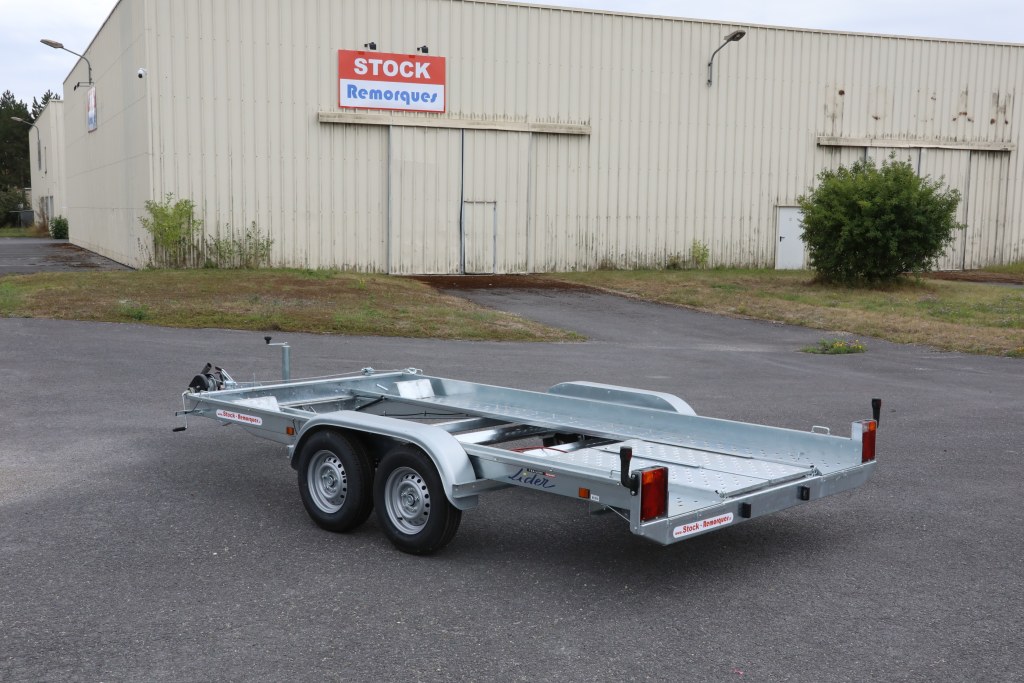 Porte voiture 2500kg avec treuil (photo)