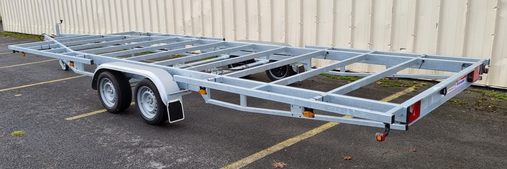 TH 6m60 x 2m44 Plateau 2 x essieux 1800 kg (photo)