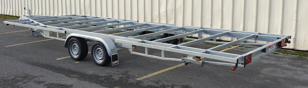 TH 7m20 x 2m44 Plateau 2 essieu x 1800 kg (photo)