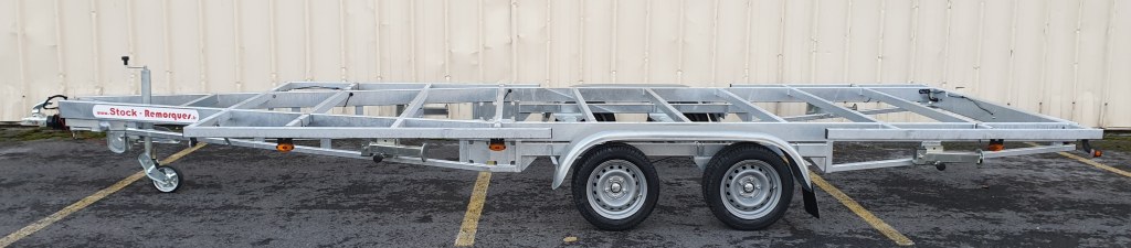 TH 5m40 x 2m44 Plateau 2 x essieu 1800 kg (photo)