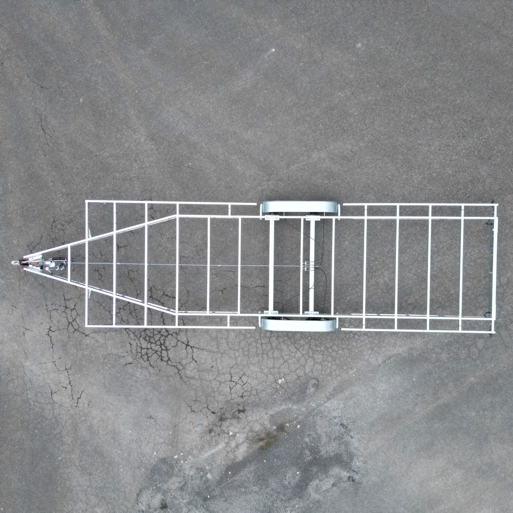 TH 7m80 x 2m44 Plateau 2 essieu x 1800 kg (photo)