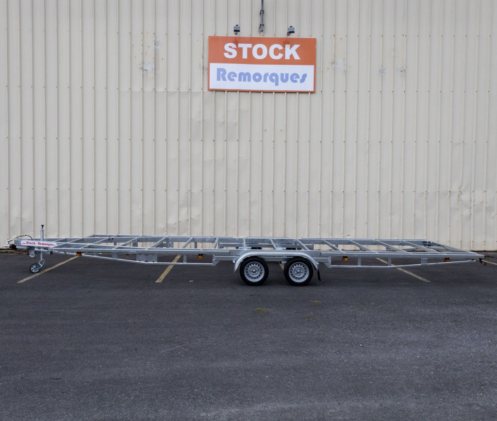 TH 7m80 x 2m44 Plateau 2 essieu x 1800 kg (photo)