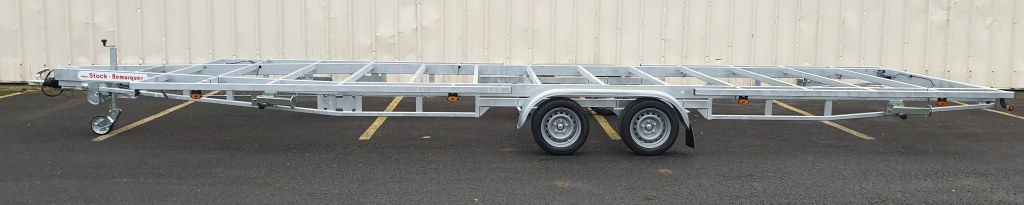 TH 7m80 x 2m44 Plateau 2 essieu x 1800 kg (photo)
