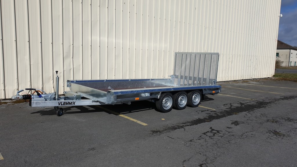 TM 4m x 1m80 porte engin 3 x essieux 1350 kg (photo)