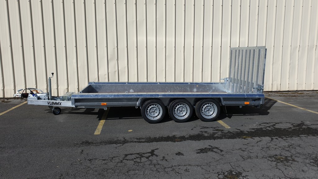 TM 4m x 1m80 porte engin 3 x essieux 1350 kg (photo)
