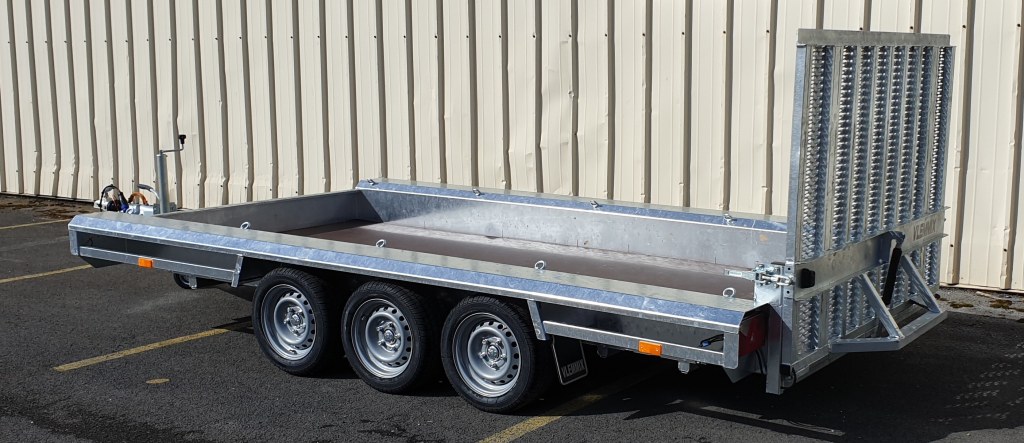 TM 4m x 1m80 porte engin 3 x essieux 1350 kg (photo)