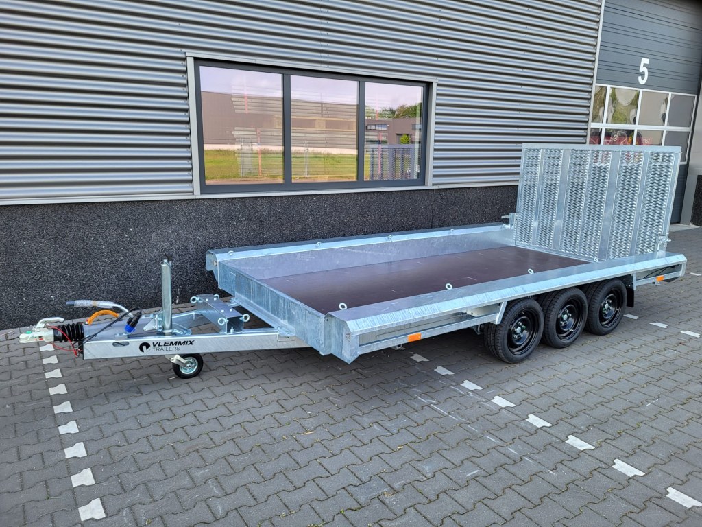 TM 4m x 1m80 porte engin 3 x essieux 1350 kg (photo)