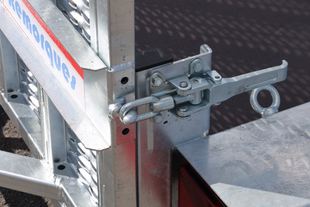 TM 3m x 1m50 porte engin 2 x essieux 1350 kg (photo)