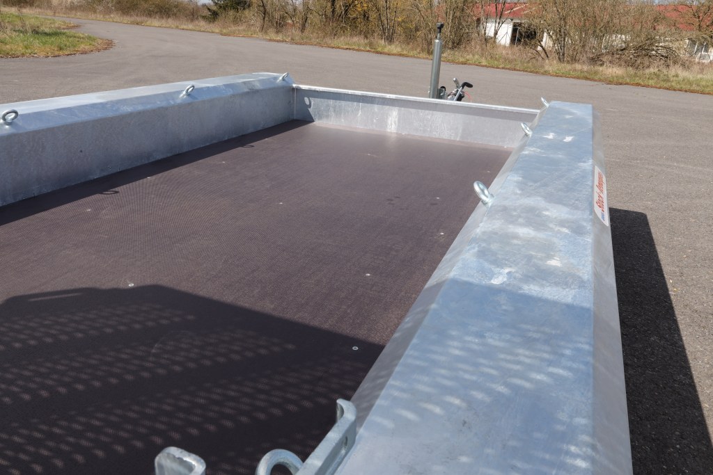 TM 3m x 1m50 porte engin 2 x essieux 1350 kg (photo)
