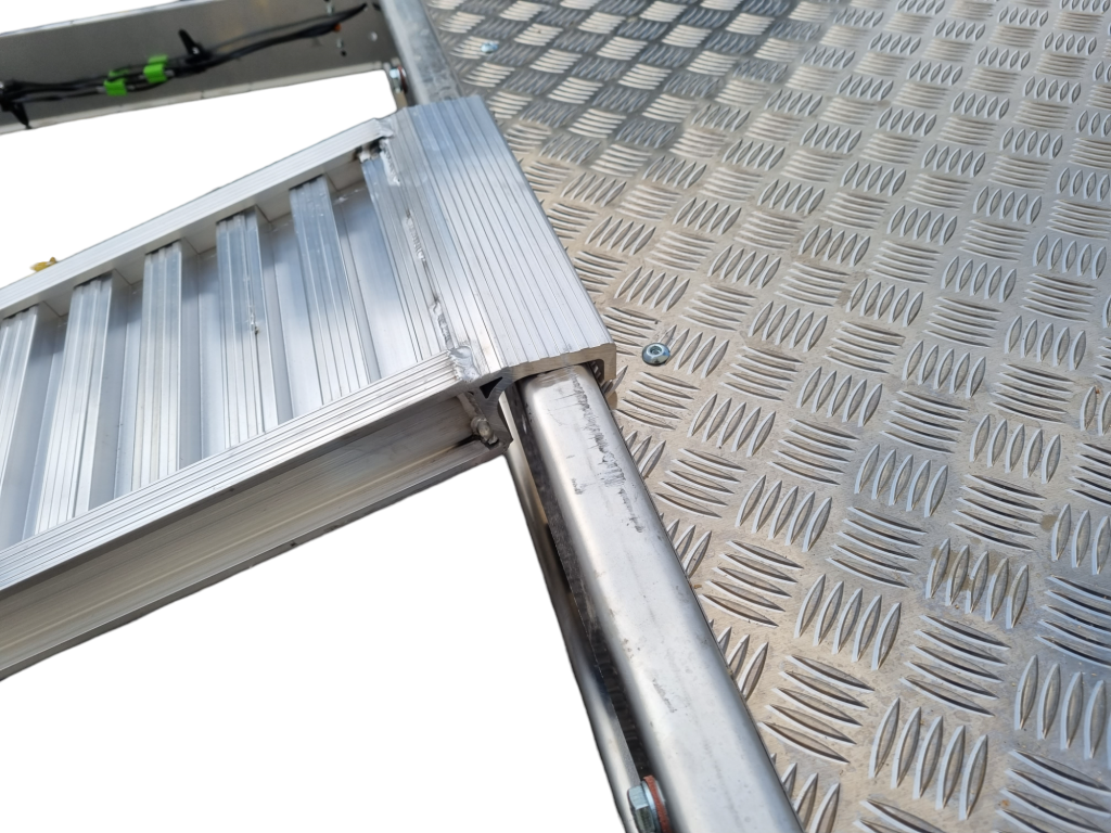 PLATEAU 4m50 3500kg FULL Alu (photo)