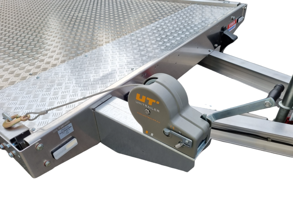 PLATEAU 4m50 3500kg FULL Alu (photo)