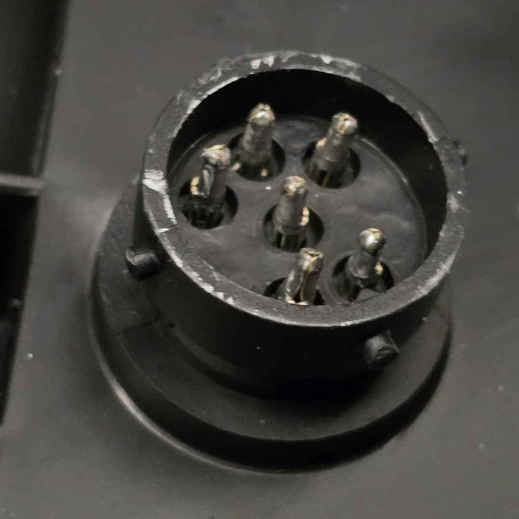 FEU GAUCHE MULTIPOINT V 8 PINS (photo)