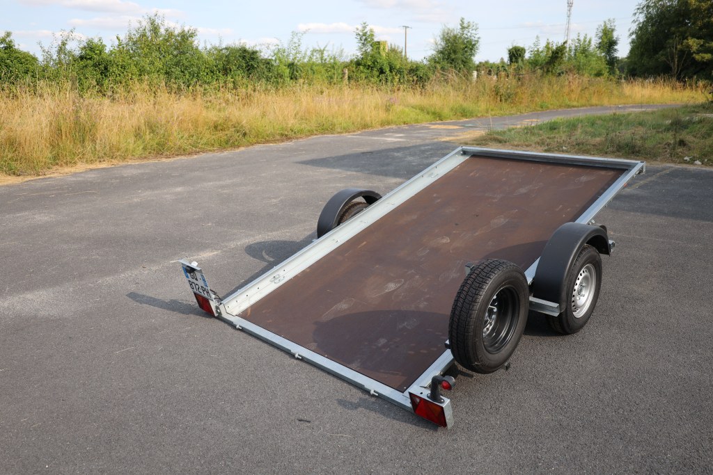 Location remorque plateau basculant 3mx1m70 PTAC : 1300kg (photo)