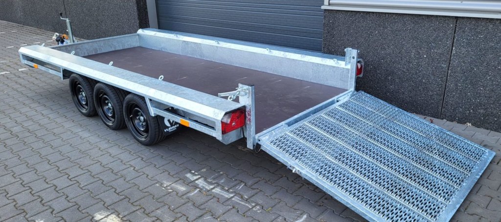 TM 4m x 1m50 porte engin 3 x essieux 1500 kg (photo)