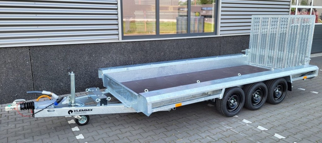 TM 4m x 1m50 porte engin 3 x essieux 1500 kg (photo)
