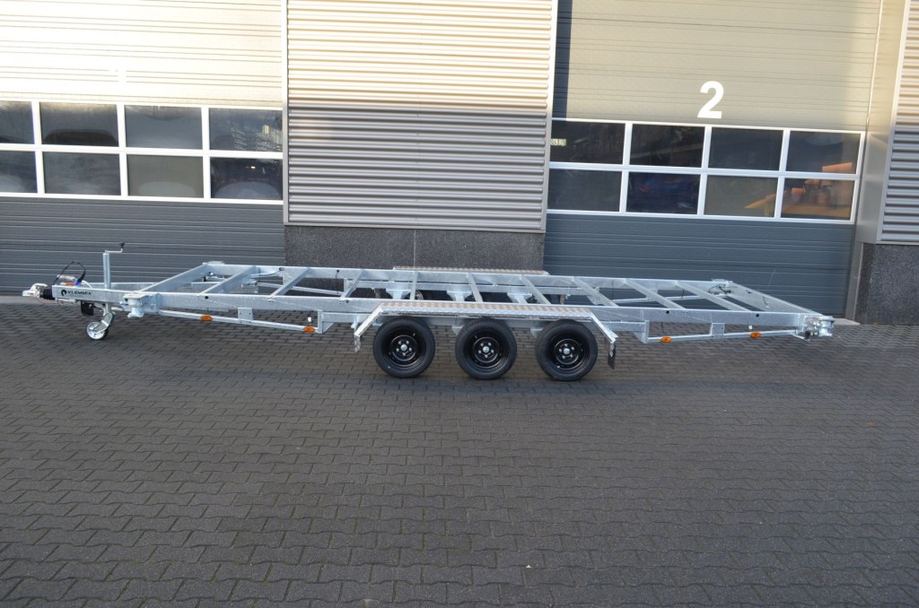 Remorque containeur 20 pieds 3 x essieu 1350 kg (photo)