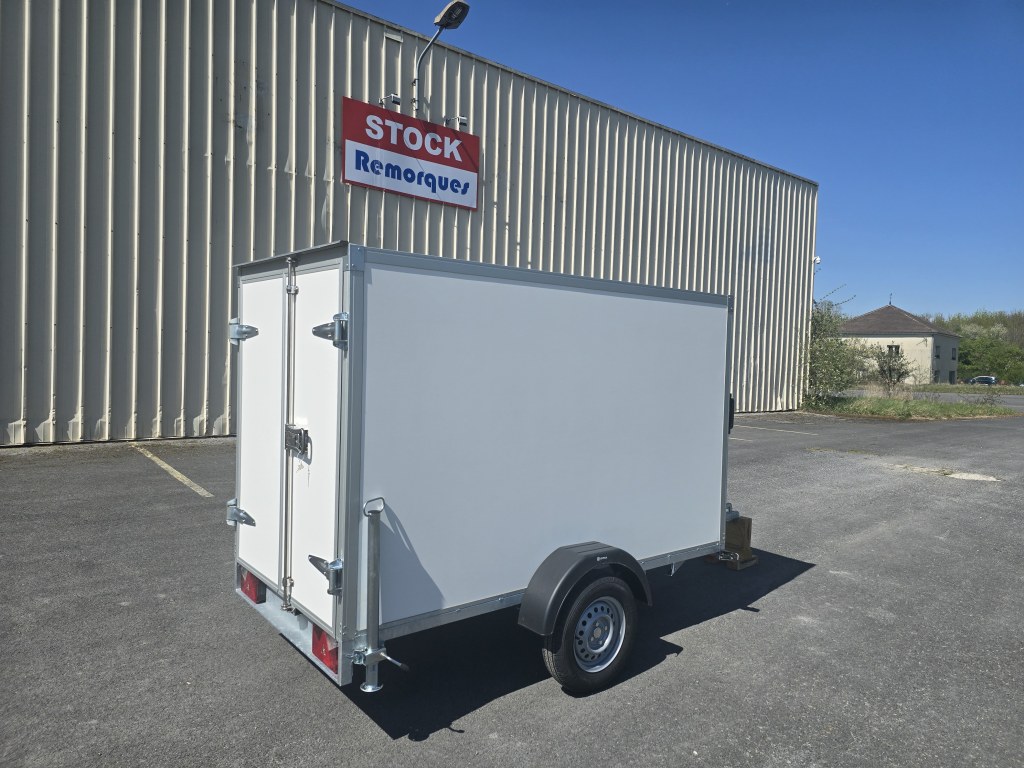 Fourgon - 2m57 x 1m31 x 1m50 750 kg (photo)