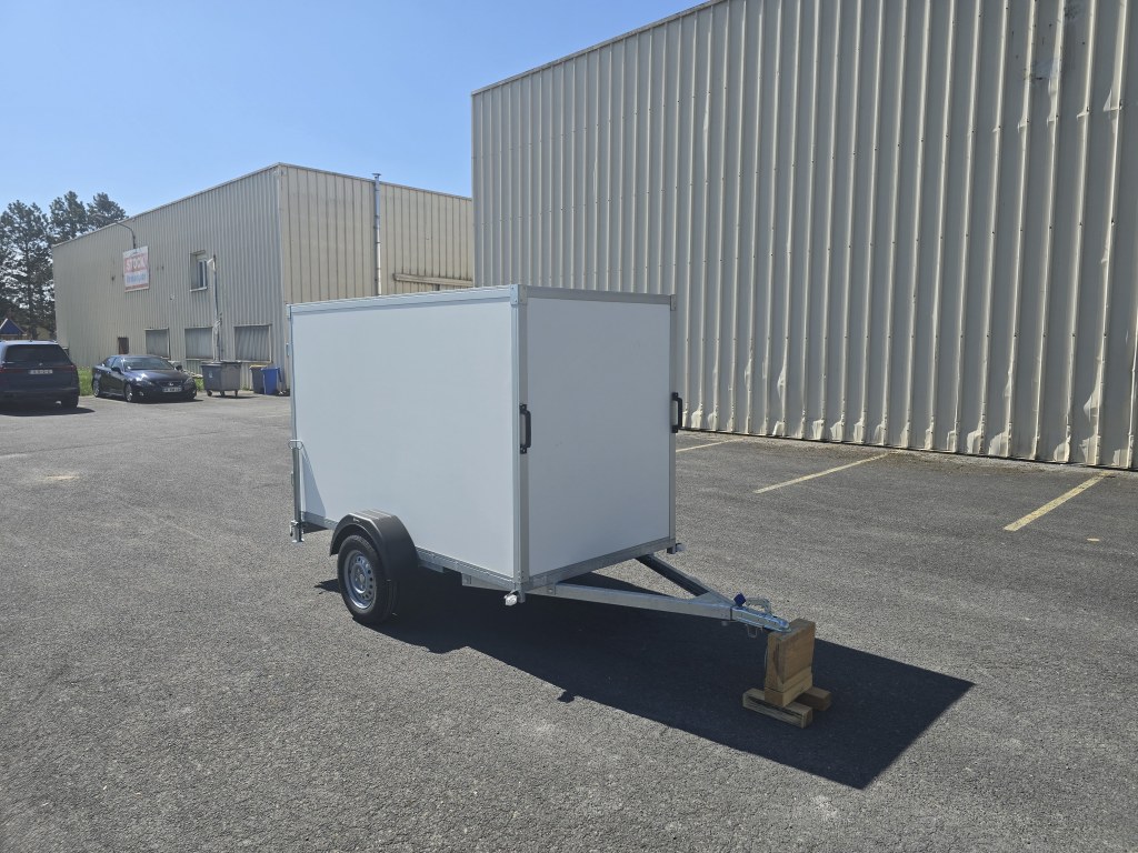 Fourgon - 2m57 x 1m31 x 1m50 750 kg (photo)