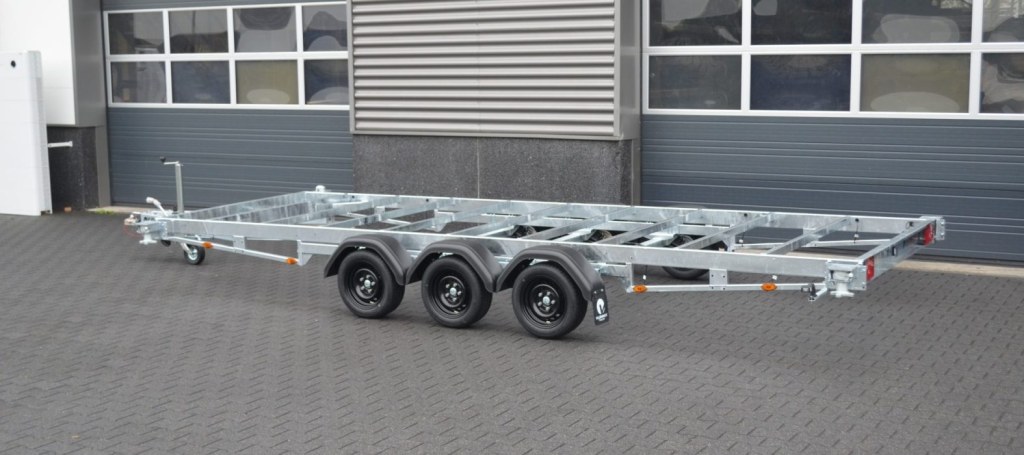 Remorque containeur 20 pieds 3 x essieu 1800 kg (photo)