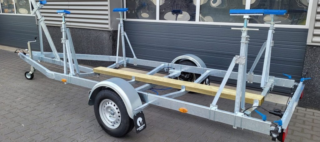 6m30-2m20 - 1x1350 kg - 1350 kg - VLEMMIX - Remorque Porte-Bateau (photo)