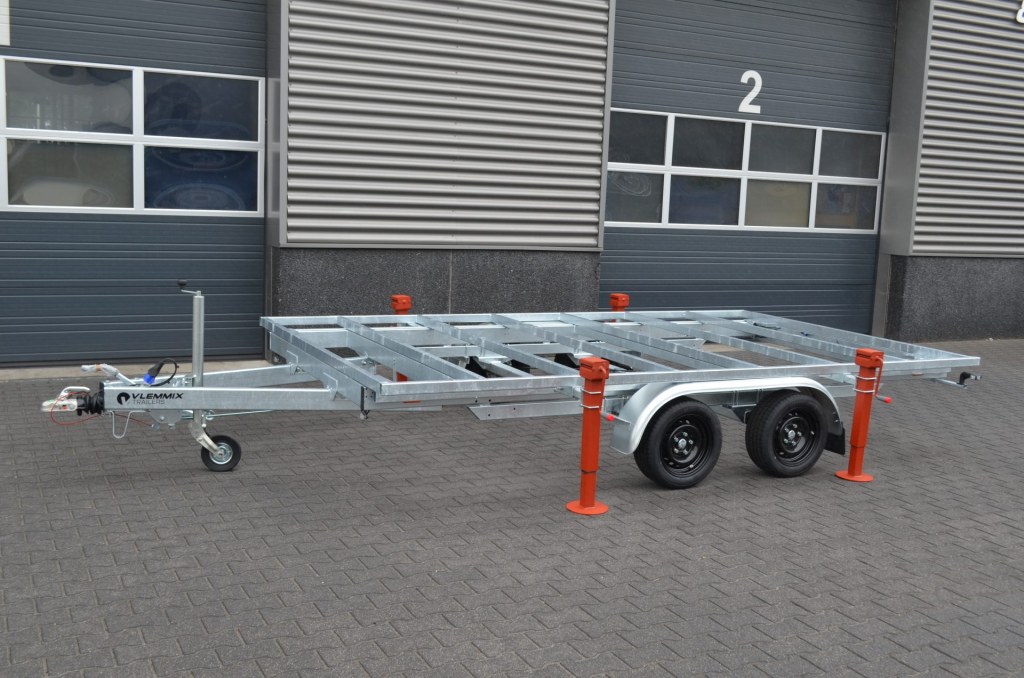 DT 3m x 2m44 Version amovible 1 x essieux 1800 kg + deck (photo)