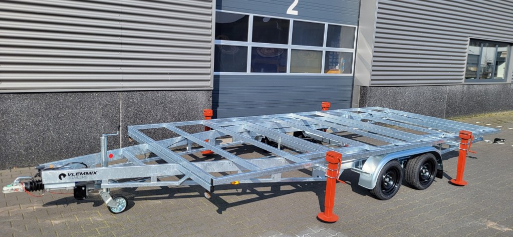 DT 3m x 2m44 Version amovible 1 x essieux 1800 kg + deck (photo)