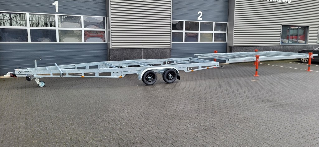 DT 3m x 2m44 Version amovible 1 x essieux 1800 kg + deck (photo)