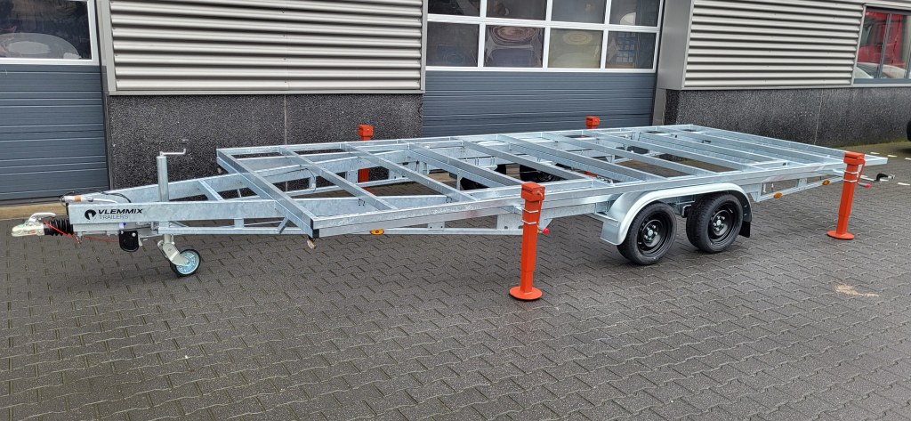 DT 3m x 2m44 Version amovible 1 x essieux 1800 kg + deck (photo)