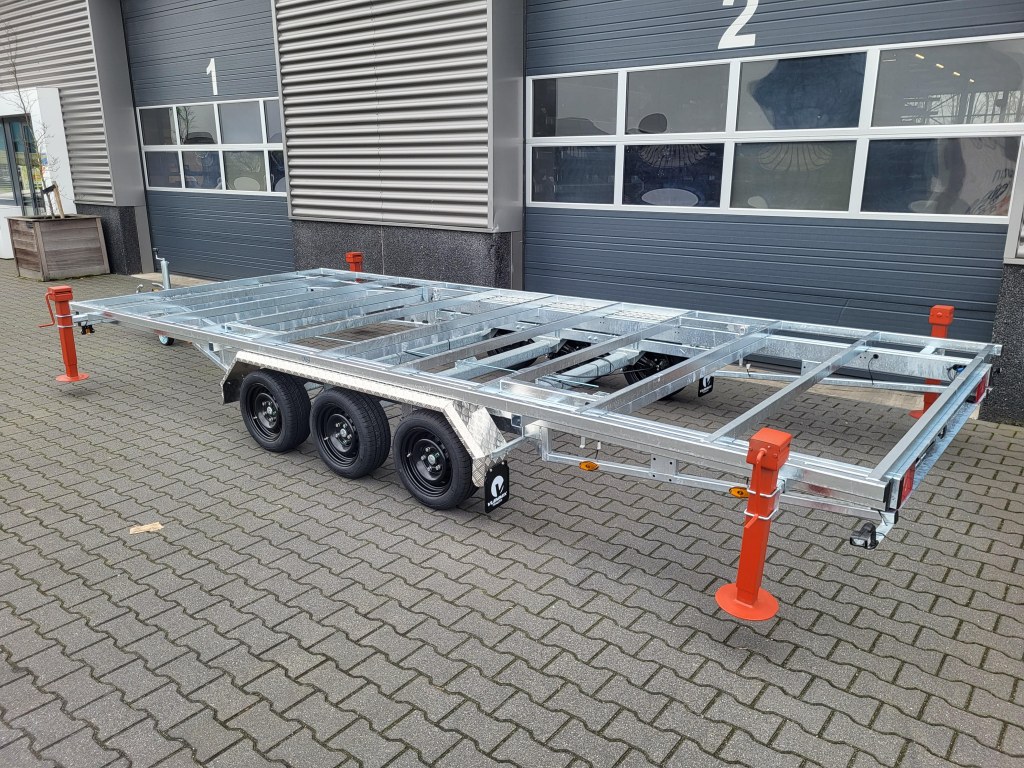 DT 3m x 2m44 Version amovible 1 x essieux 1800 kg + deck (photo)
