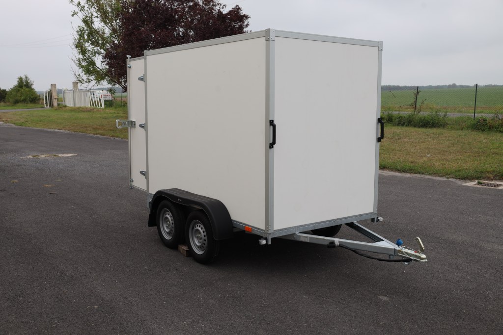 Fourgon - 2m57 x 1m51 x 1m80 1 x essieu 750 kg (photo)