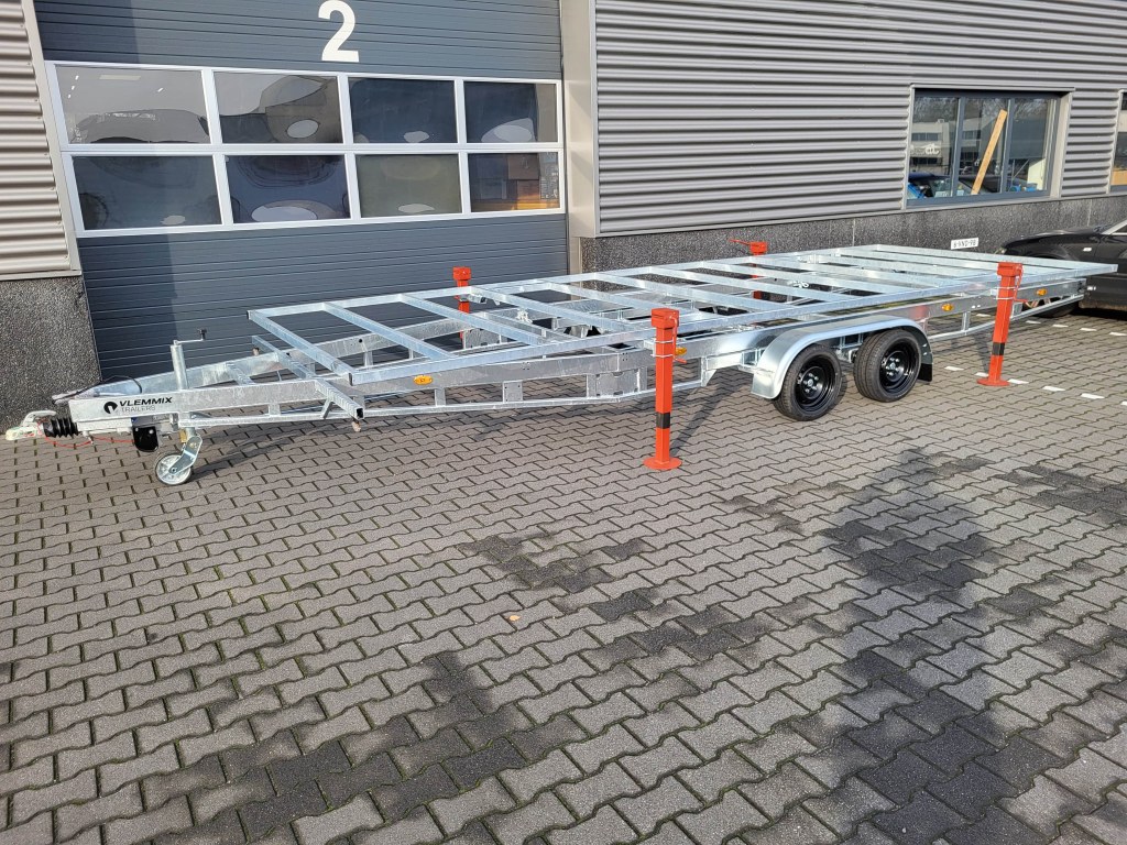 DT 3m x 2m44 Version amovible 1 x essieux 1800 kg + deck (photo)